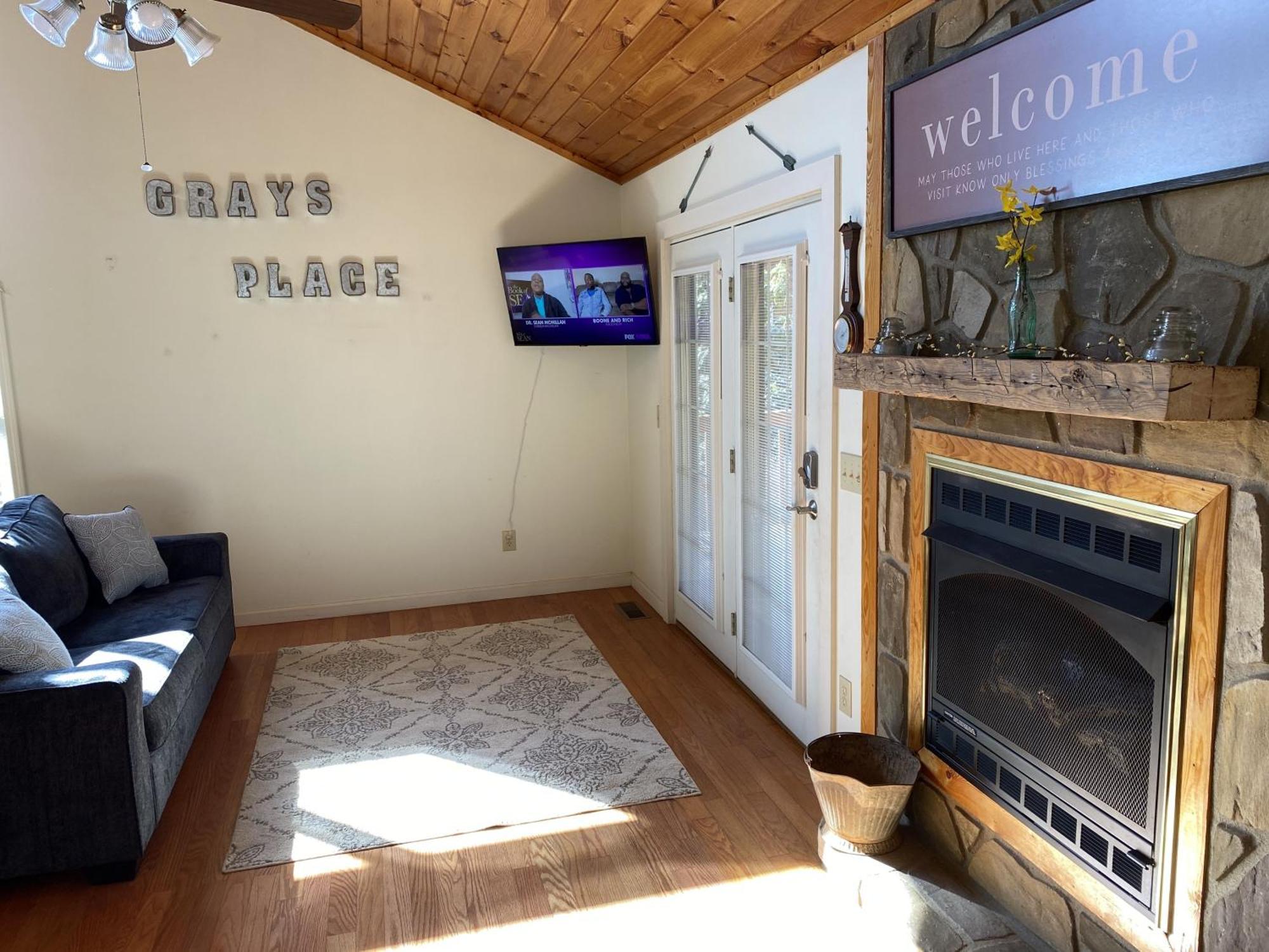 Gray'S Place On Cosby Creek - 2 Bedrooms, 2 Baths, Sleeps 6 Home Zewnętrze zdjęcie